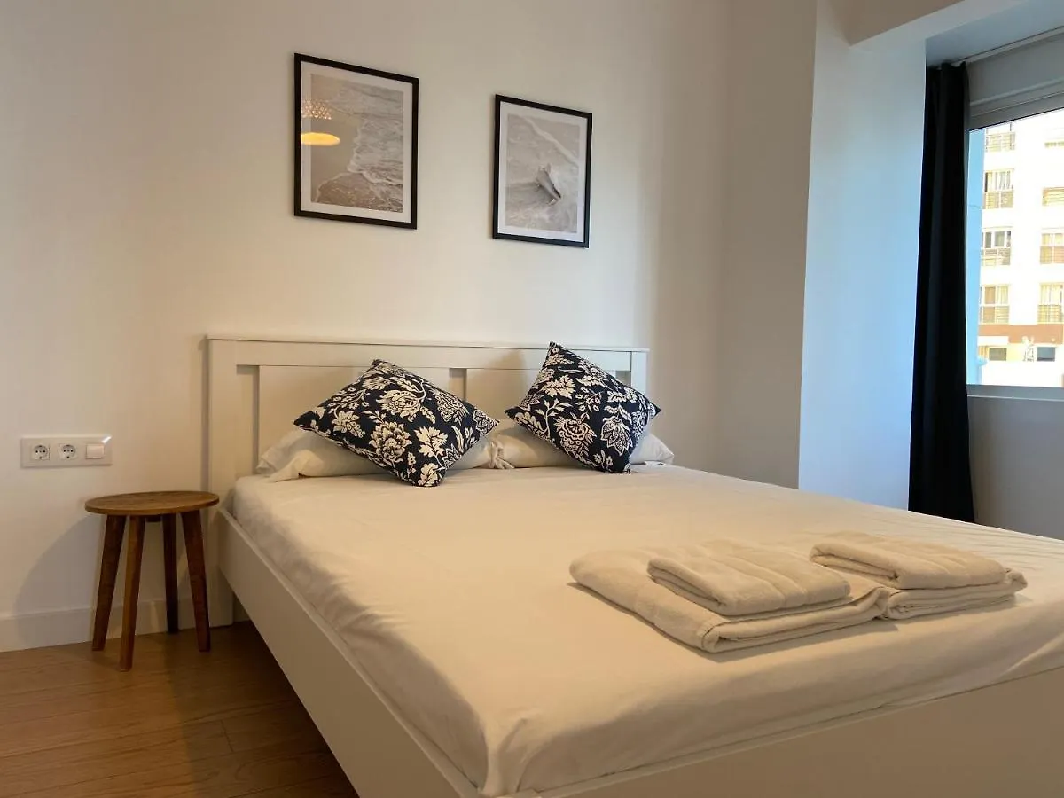 Malagueta Beach Front Mediterranean Apartment Málaga